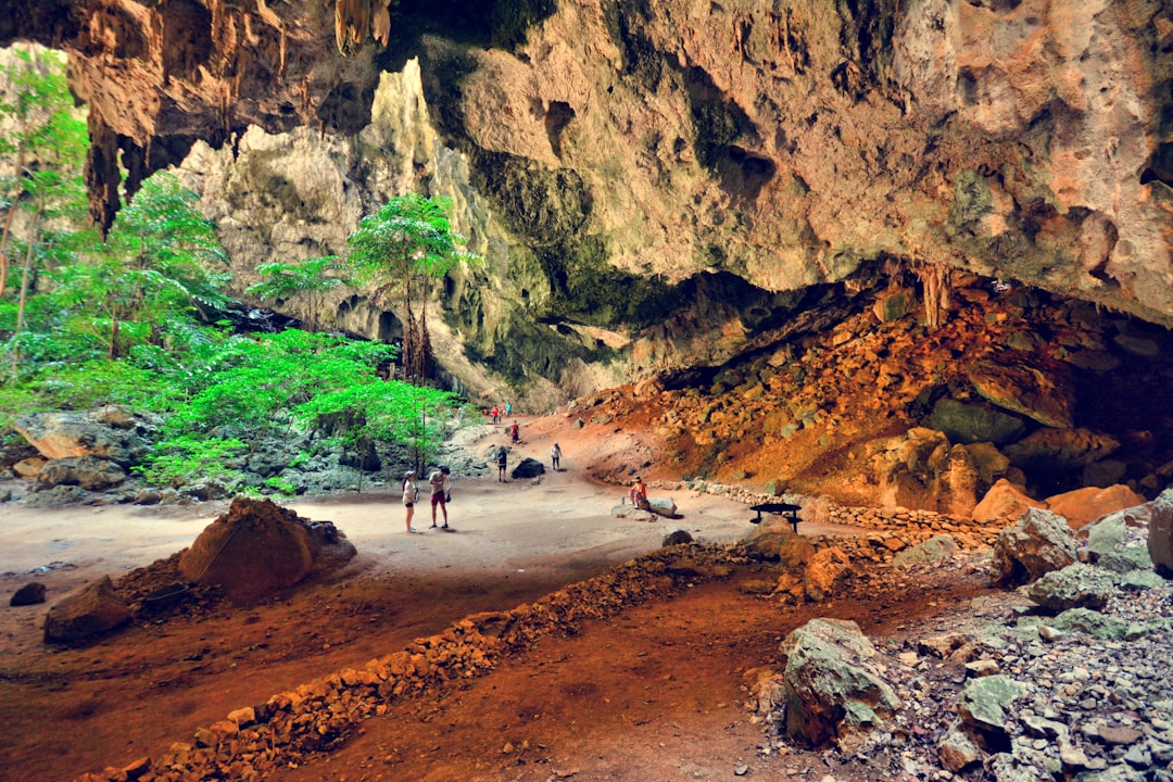 Entdecken Sie die Magie der Phra Nang Nai Cave in Thailand - Mueang Krabi District | Secret World Trip Planner