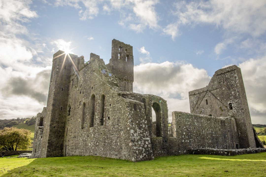Entdecken Sie die Old Church in Irland: Geschichte und zeitloser Charme — Cobh