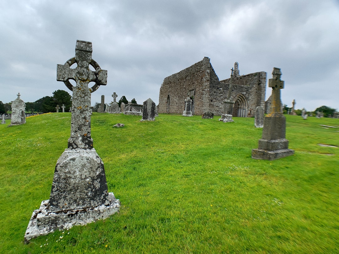 Entdecken Sie die Old Church in Irland: Geschichte und zeitloser Charme - Cobh | Secret World Trip Planner