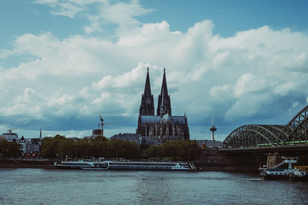 Kölner Dom: Die höchste gotische Kathedrale Europas - Domkloster 4 | Secret World Trip Planner