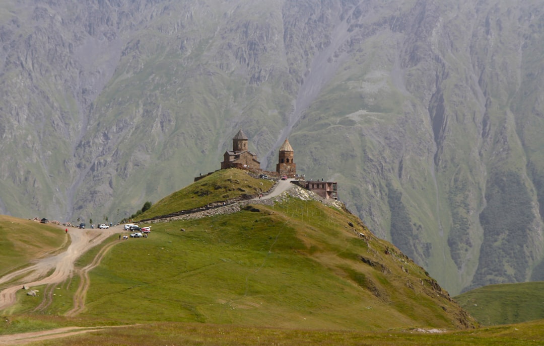 Geghard: il monastero armeno scavato nella roccia - 4RR9+74 | Secret World Trip Planner