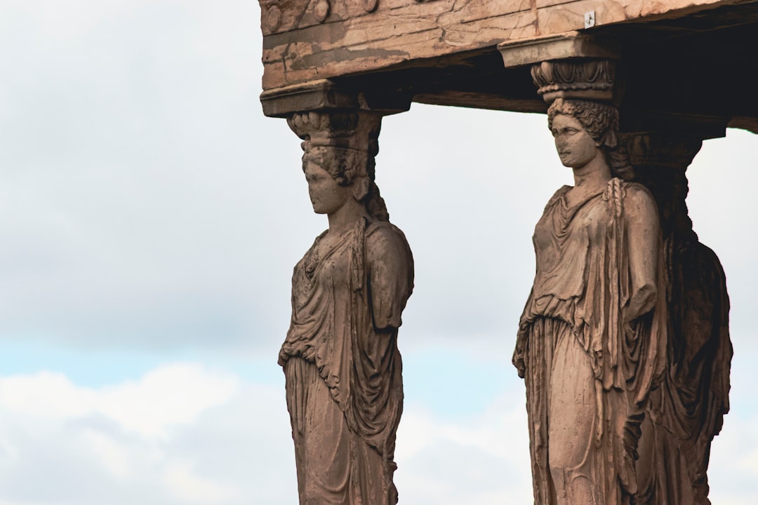 Secret World vs TripIt: Which App Wins in Athens 2026? - Atene | Secret World Trip Planner