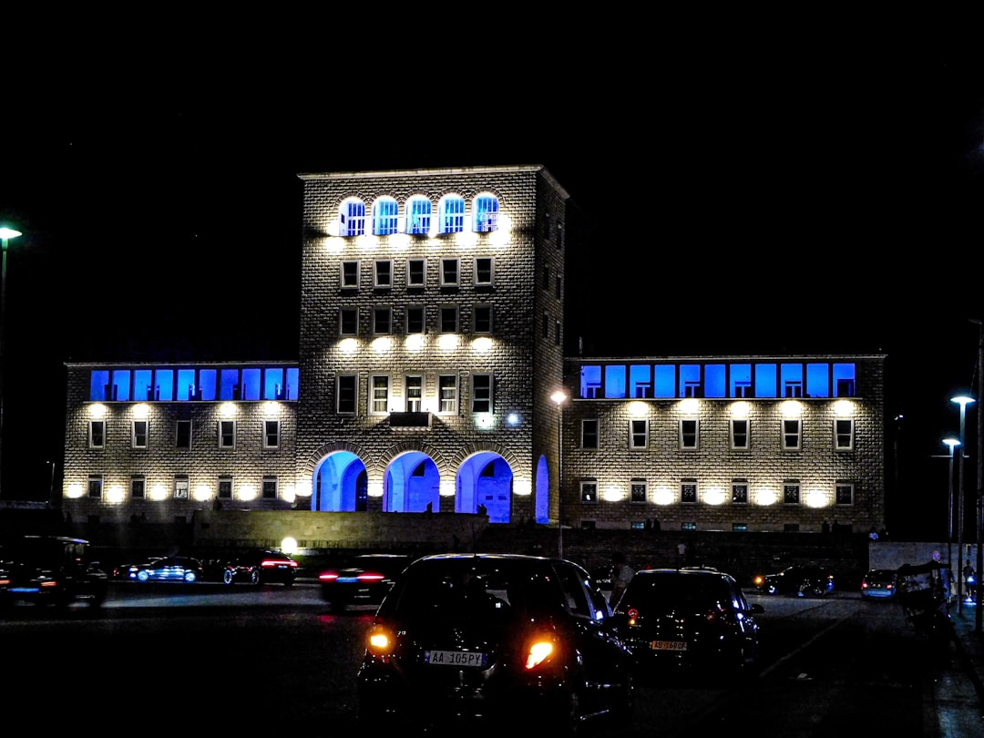 Mother Albanien entdecken: Ein Symbol nationaler Identität - Tiranë | Secret World Trip Planner
