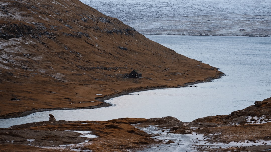 Sørvágsvatn: The Lake That Floats Above the Ocean - Sørvágsvatn | Secret World Trip Planner