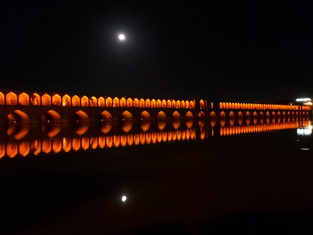 Si-o-se Pol: The 33 Arch Bridge of Isfahan - Esfahan | Secret World Trip Planner