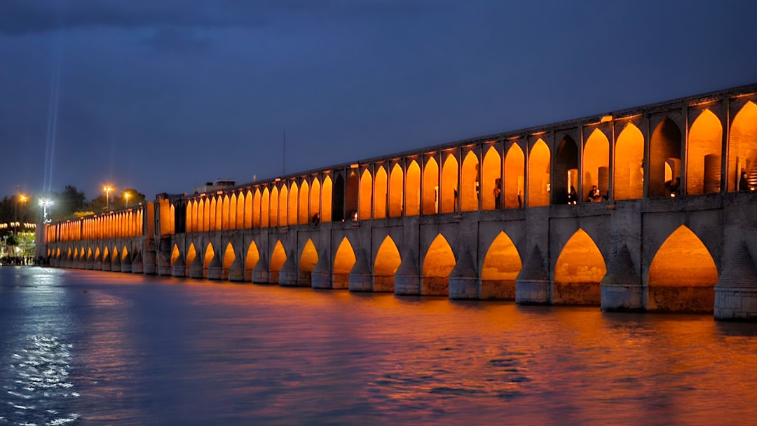 Si-o-se Pol: The 33 Arch Bridge of Isfahan - Esfahan | Secret World Trip Planner