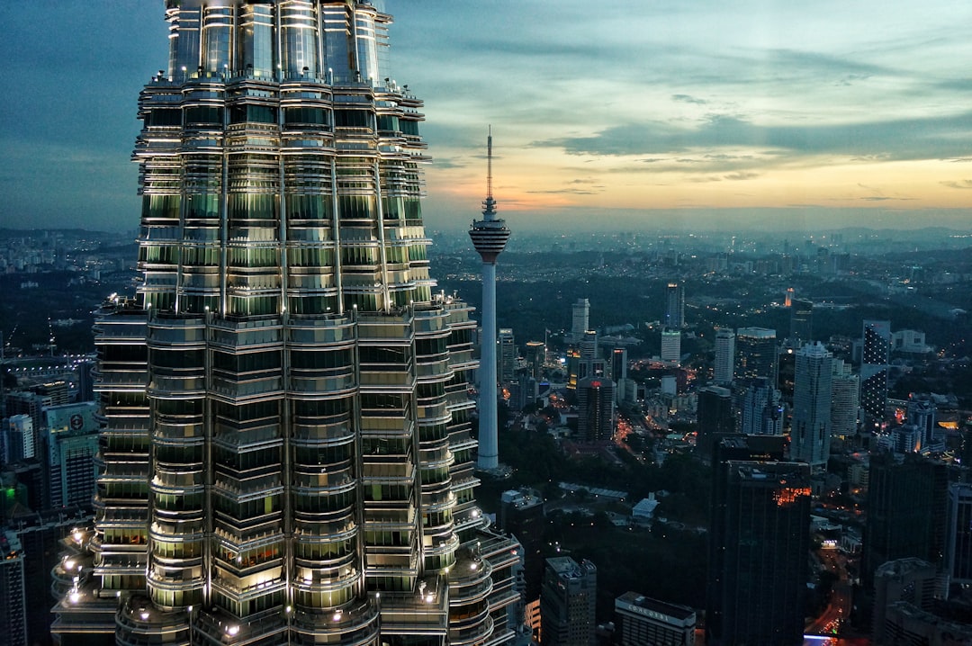 Petronas Towers: Architecture and Thrills in Kuala Lumpur — 50088 Kuala Lumpur