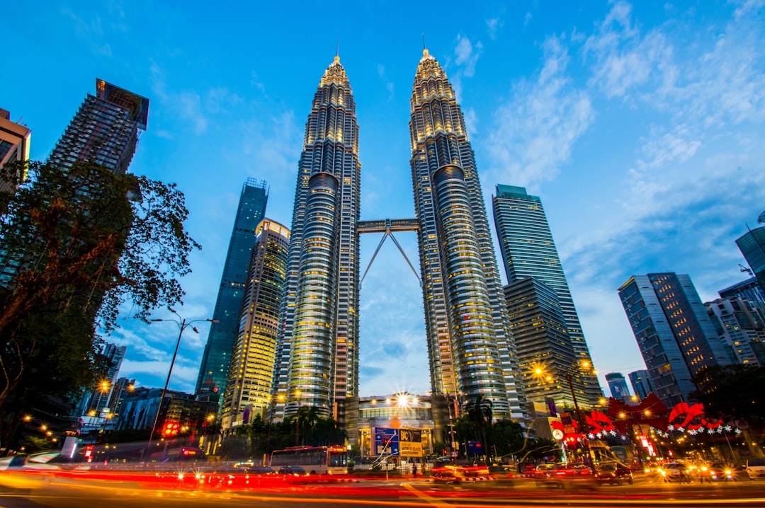 Petronas Towers: Architecture and Thrills in Kuala Lumpur - 50088 Kuala Lumpur | Secret World Trip Planner