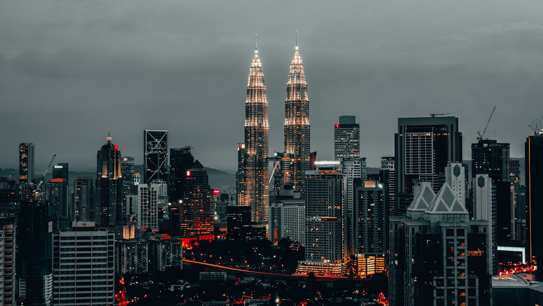 Petronas Towers: Architektur und Höhepunkte in Kuala Lumpur - 50088 Kuala Lumpur | Secret World Trip Planner