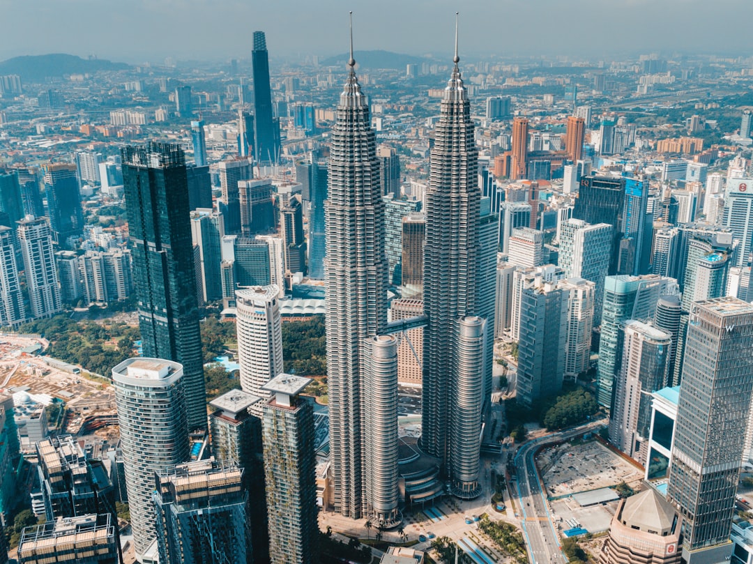 Petronas Towers: Architektur und Höhepunkte in Kuala Lumpur - 50088 Kuala Lumpur | Secret World Trip Planner