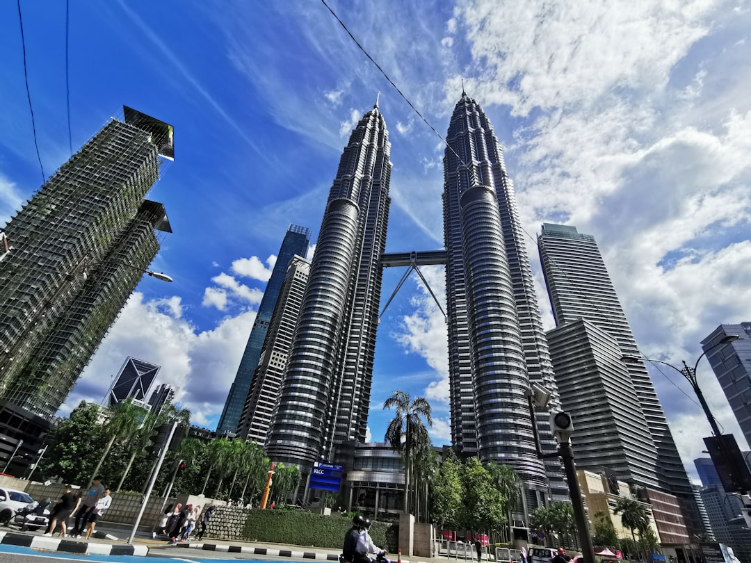 Petronas Towers: Architektur und Höhepunkte in Kuala Lumpur - 50088 Kuala Lumpur | Secret World Trip Planner