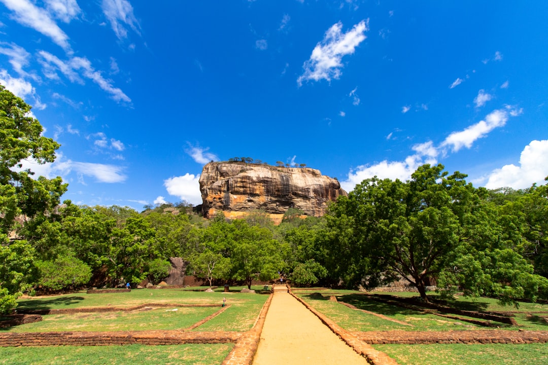 Entdecken Sie Gal Viharaya: ein kultureller Schatz Sri Lankas - Nissankamallapura | Secret World Trip Planner