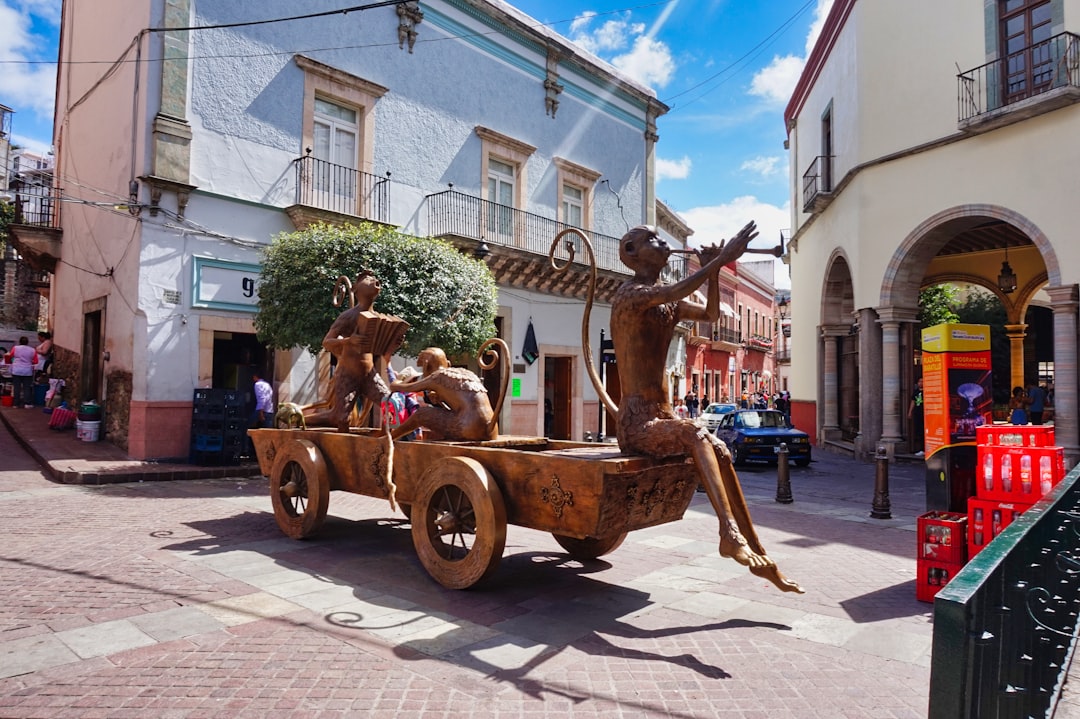 Entdecken Sie La Flautista: ein historisches Denkmal in Santiago de Querétaro — Santiago de Querétaro