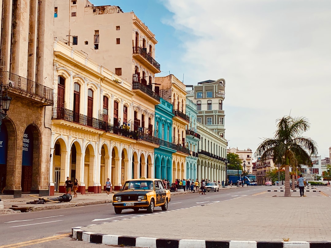 Esplora Mercurio: La Cultura Cubana in Musica e Storia - La Habana | Secret World Trip Planner
