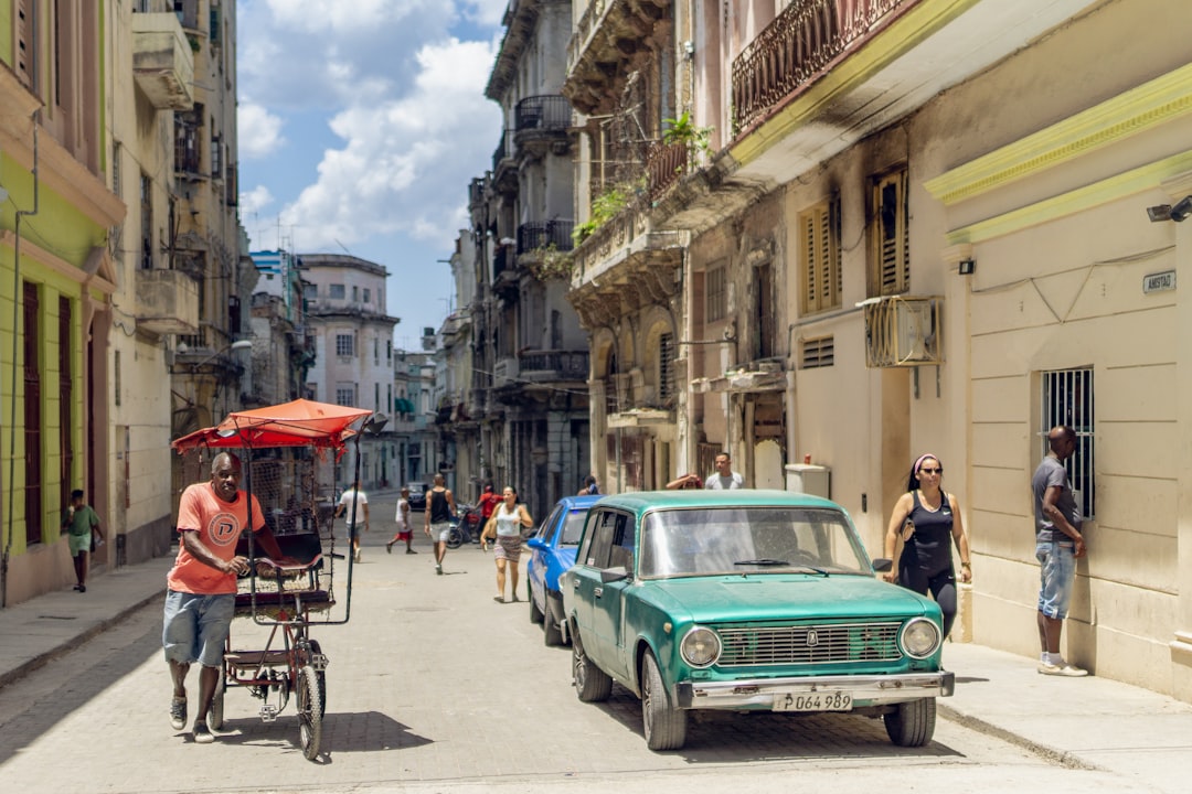 Esplora Mercurio: La Cultura Cubana in Musica e Storia - La Habana | Secret World Trip Planner
