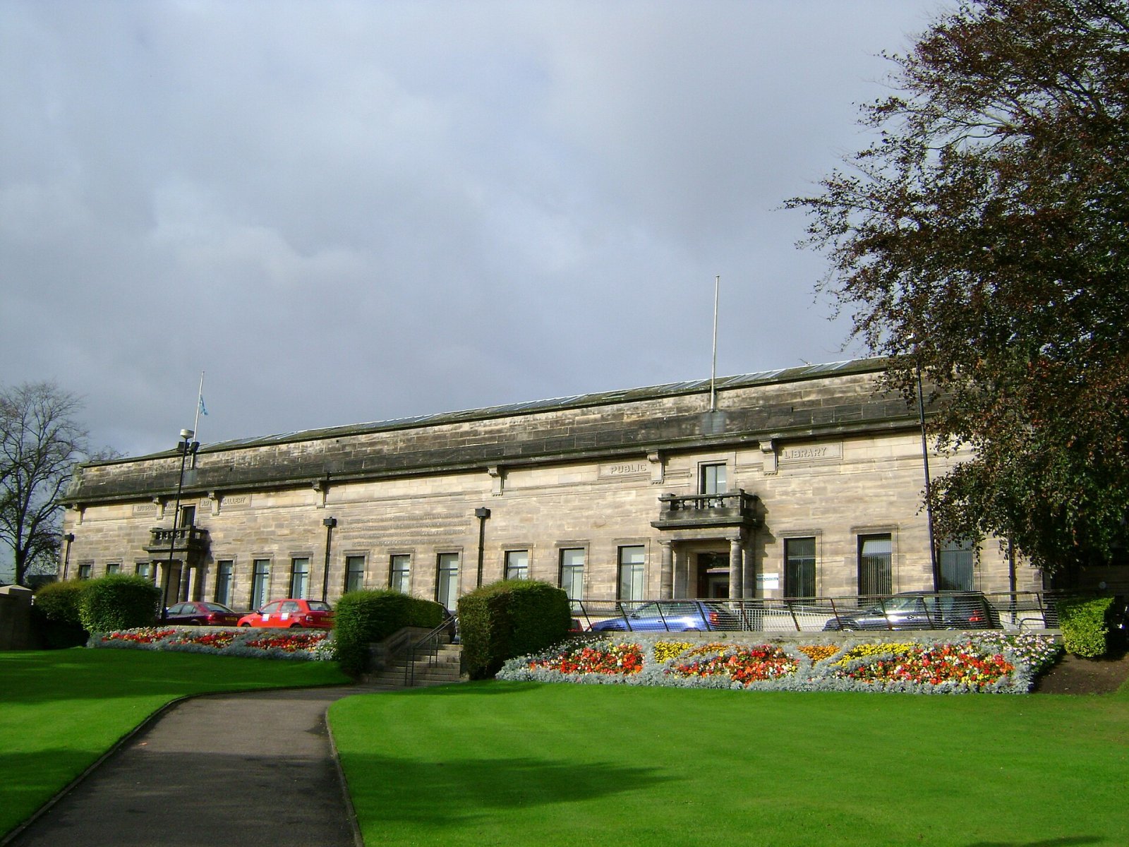 Discover the Kirkcaldy Museum and Art Gallery in Scotland — Fife