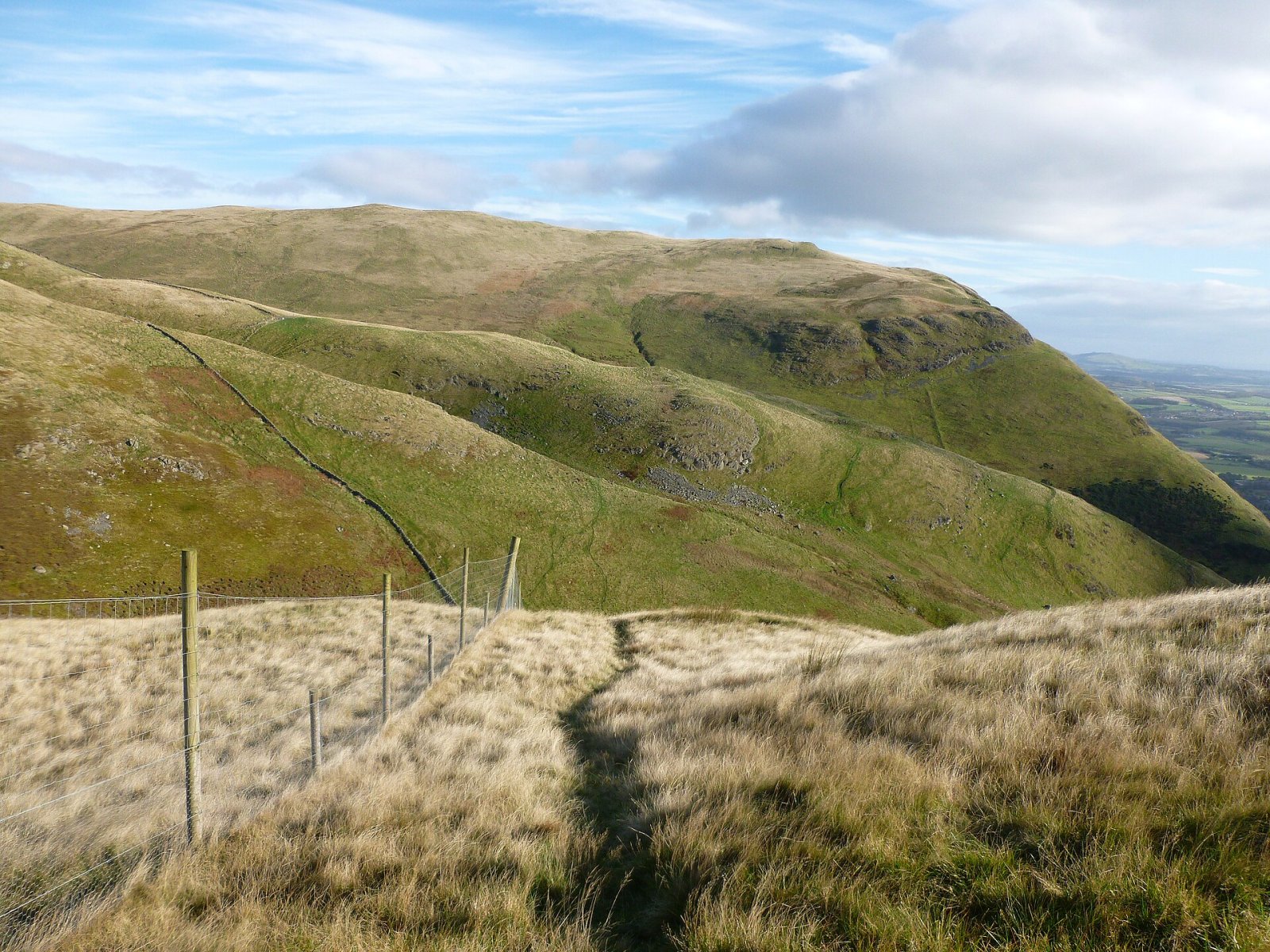 Discover Craig Leith: A Nature Haven in Scotland — 557M+8R Alva