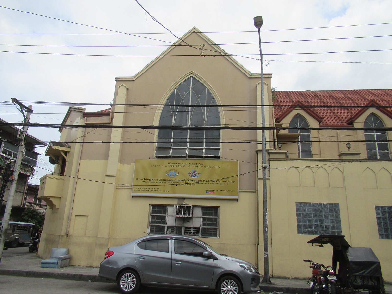Entdecken Sie die IEMELIF-Kathedrale in Kalookan, Metro Manila — Quezon City