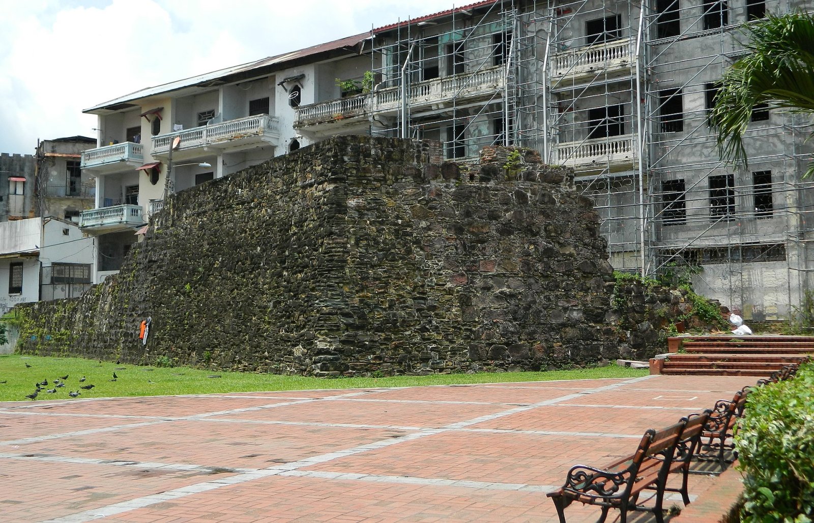 Discover Baluarte Mano De Tigre: A Historical Treasure of Panama — Panamá