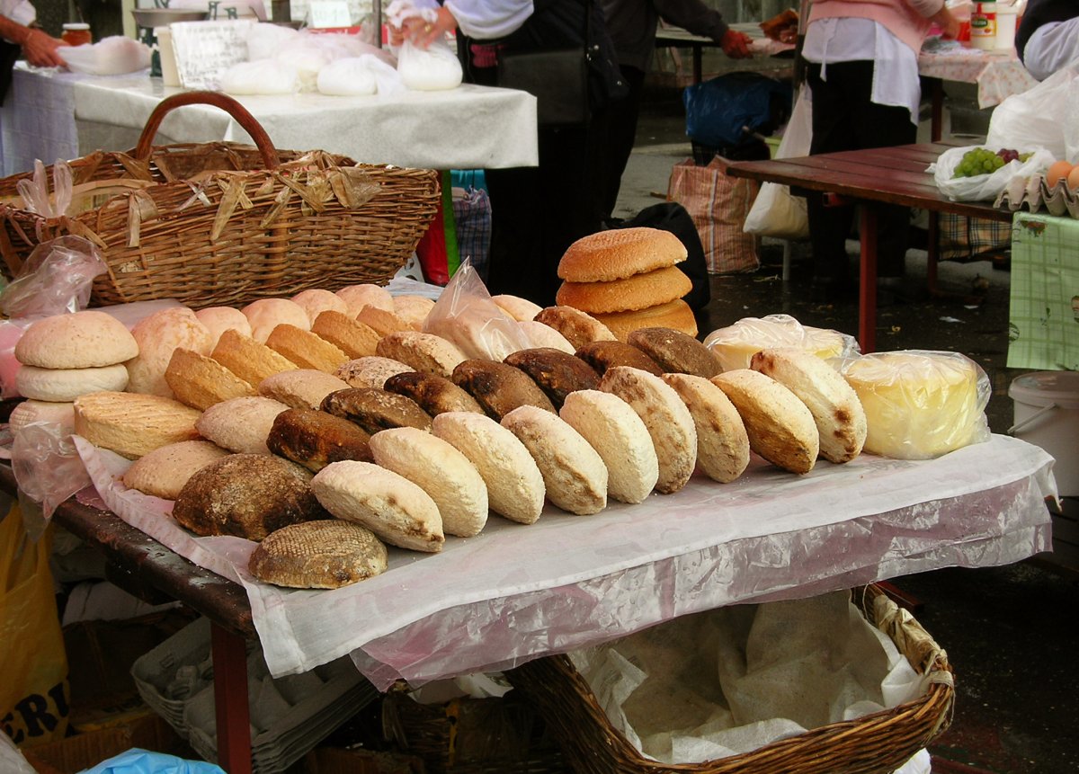Dolac Market Zagreb: il cuore pulsante della città alta — 10000