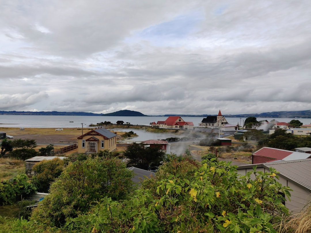 Polynesisches Spa Rotorua: Geothermische Thermalquellen - Lakeside | Secret World Trip Planner