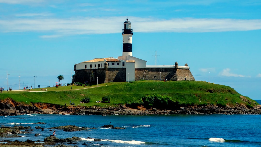 Farol da Barra in São João: Das koloniale Wahrzeichen Brasiliens - Salvador - BA | Secret World Trip Planner