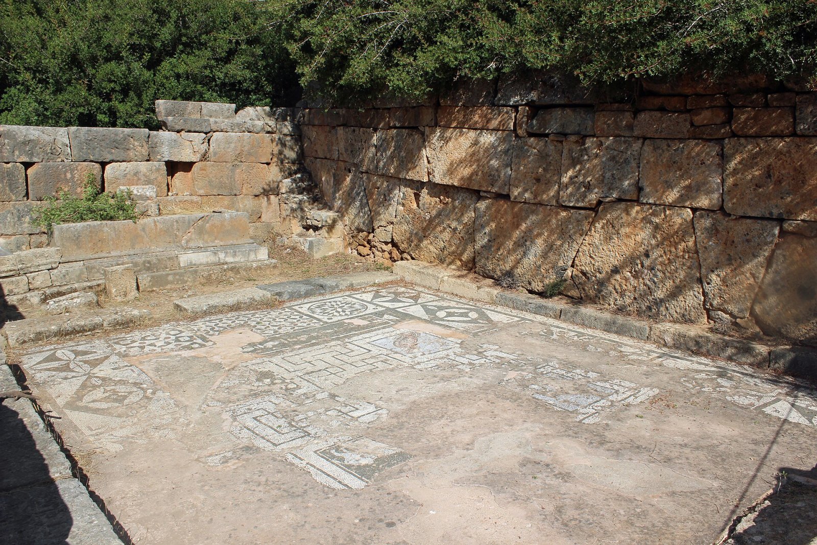 Exploring Lissos: An Archaeological Treasure in Greece — 6QRP+V6 Pelekanos