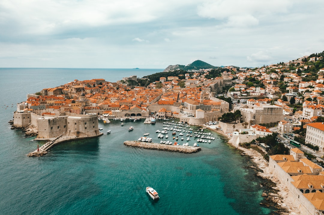 Entdecke Bedemgrad: die Ruine der Burg in Kroatien - Gradac Našički | Secret World Trip Planner