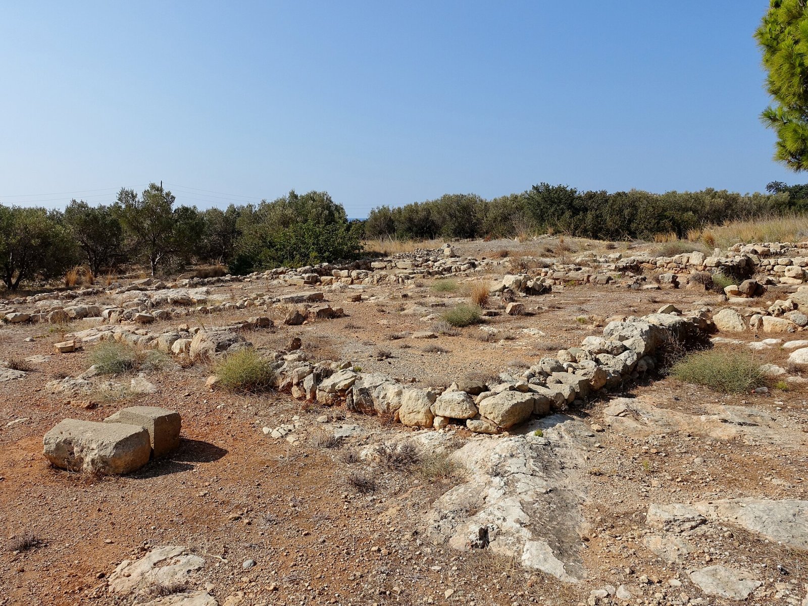 Exploring the Minoan Villa of Makrygialos in Greece — 2XRH+XF Makrygialos Lasithiou