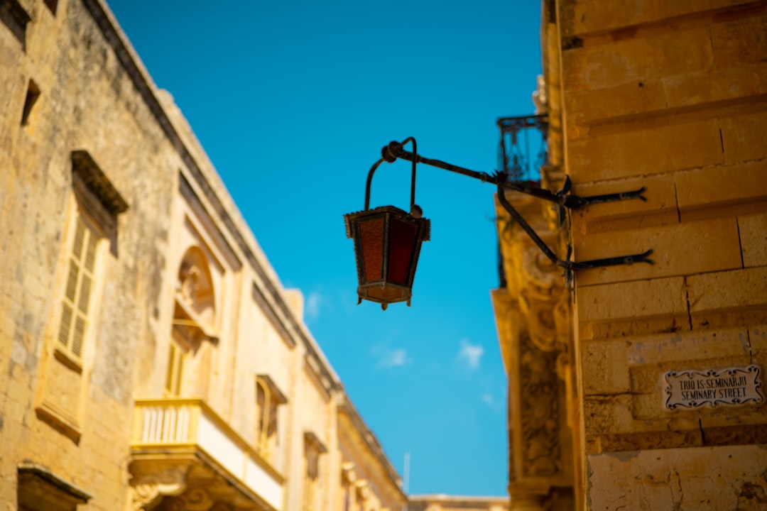 Entdecken Sie den Charme von Lanterns in Malta: Kultur und Musik — Valletta