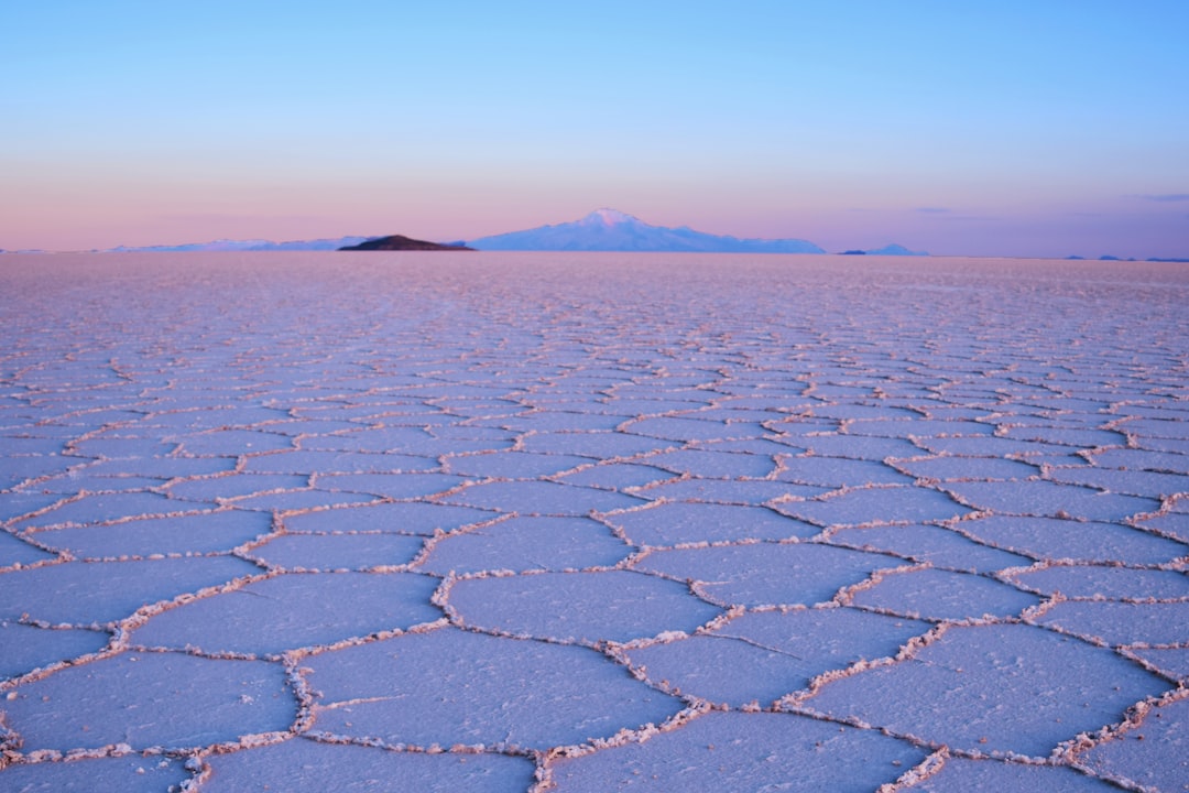 Salar de Uyuni: Bolivia's Stunning Salt Desert - Av. Ferroviaria | Secret World Trip Planner