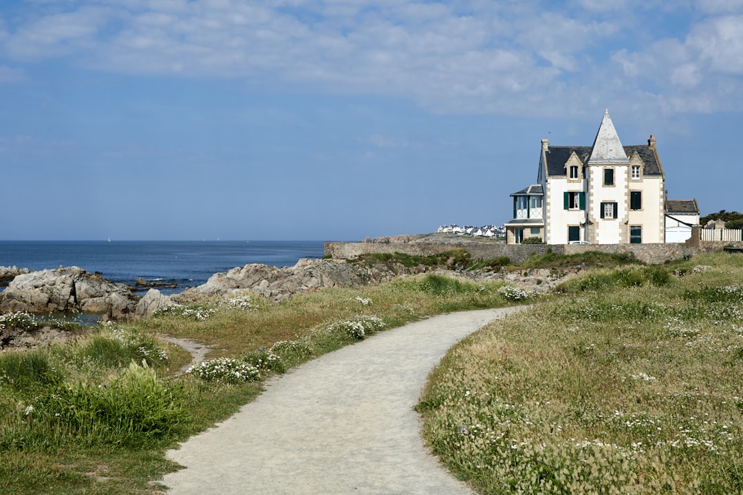 Der Leuchtturm von Pointe du Bout: Eisen und Korallen — Pointe du Bout