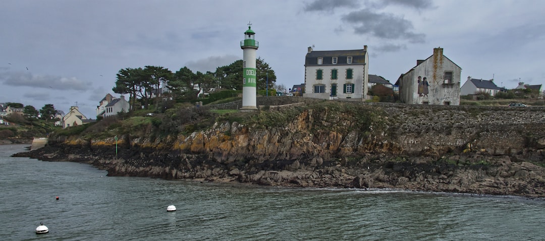 Der Leuchtturm von Pointe du Bout: Eisen und Korallen - Pointe du Bout | Secret World Trip Planner