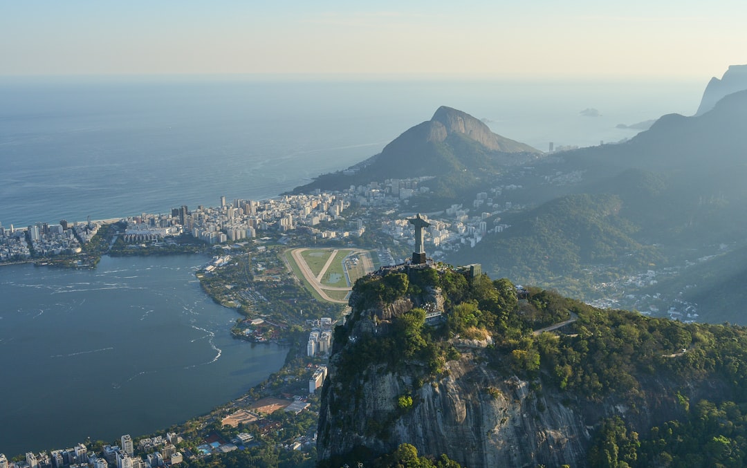 Secret World vs TripIt: Welche App gewinnt in Rio 2026? - Rio de Janeiro | Secret World Trip Planner