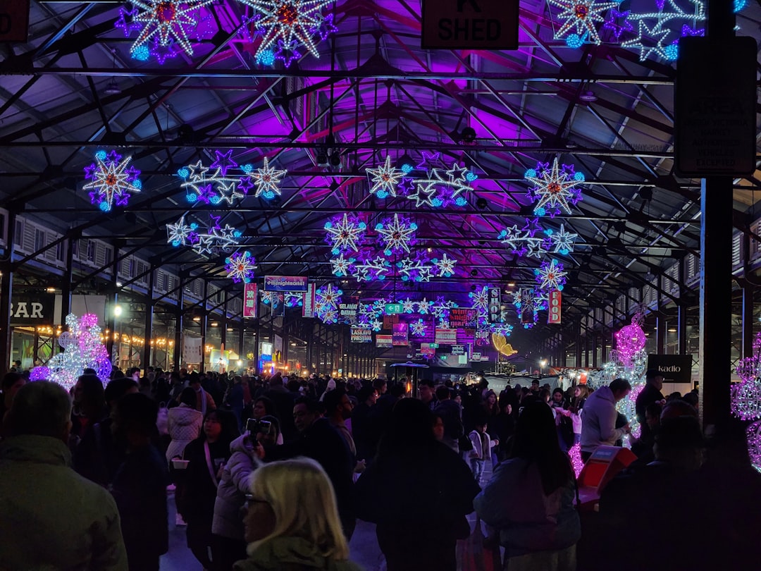 Queen Victoria Market: il cuore vivo di Melbourne - Queen St | Secret World Trip Planner