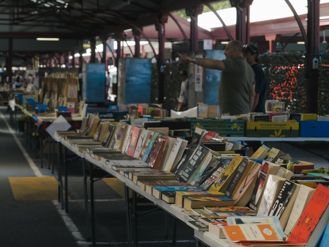 Queen Victoria Markt: Das pulsierende Herz Melbournes - Queen St | Secret World Trip Planner