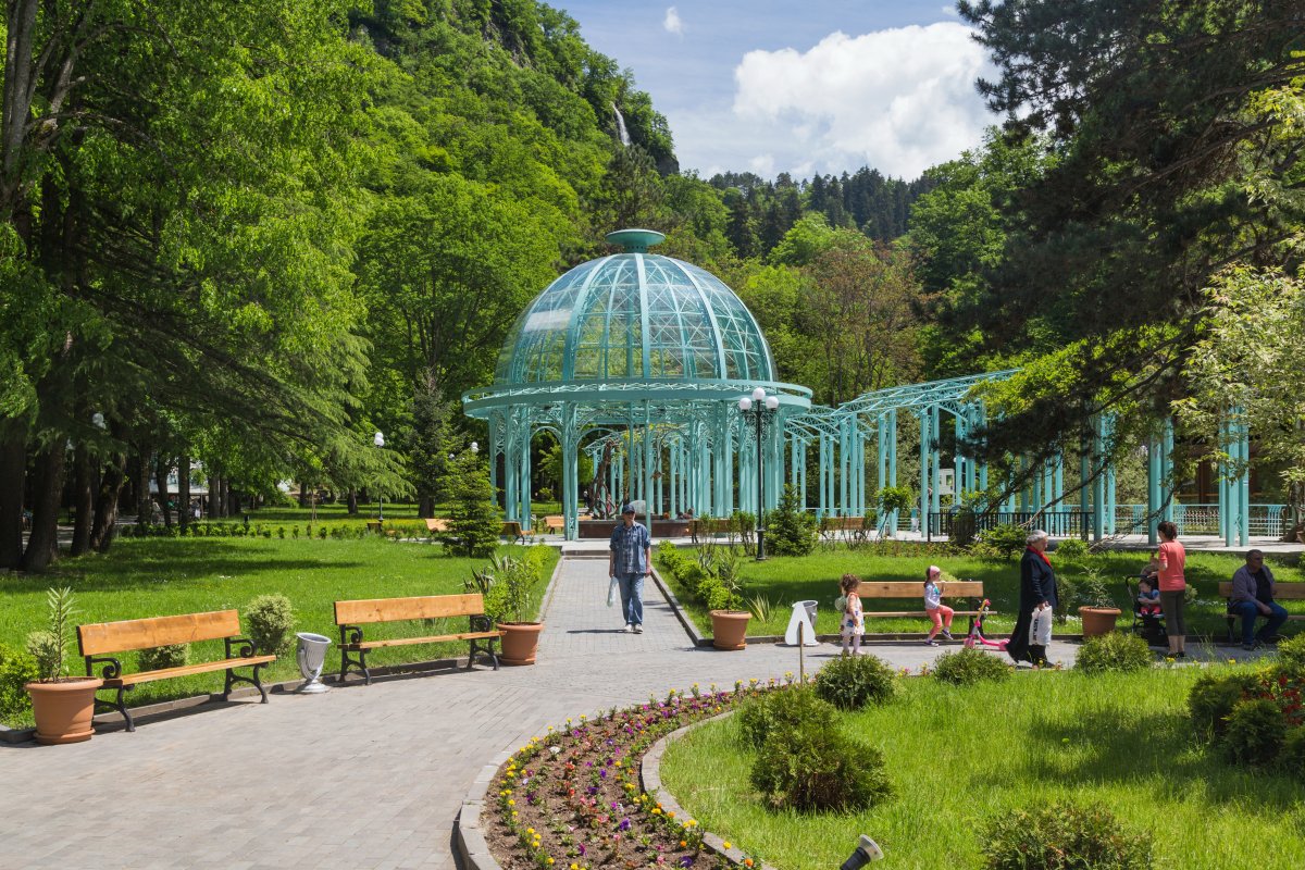 Borjomi Central Park: Spas and Caucasus Forests — 50 9 აპრილის ქუჩა
