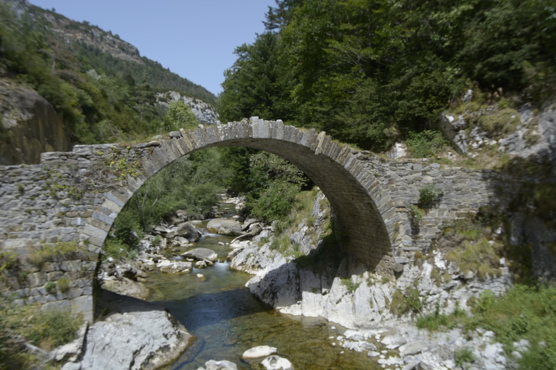 Pont du Diable in Aniane: Die mittelalterliche Brücke - st Jean de Fos et | Secret World Trip Planner