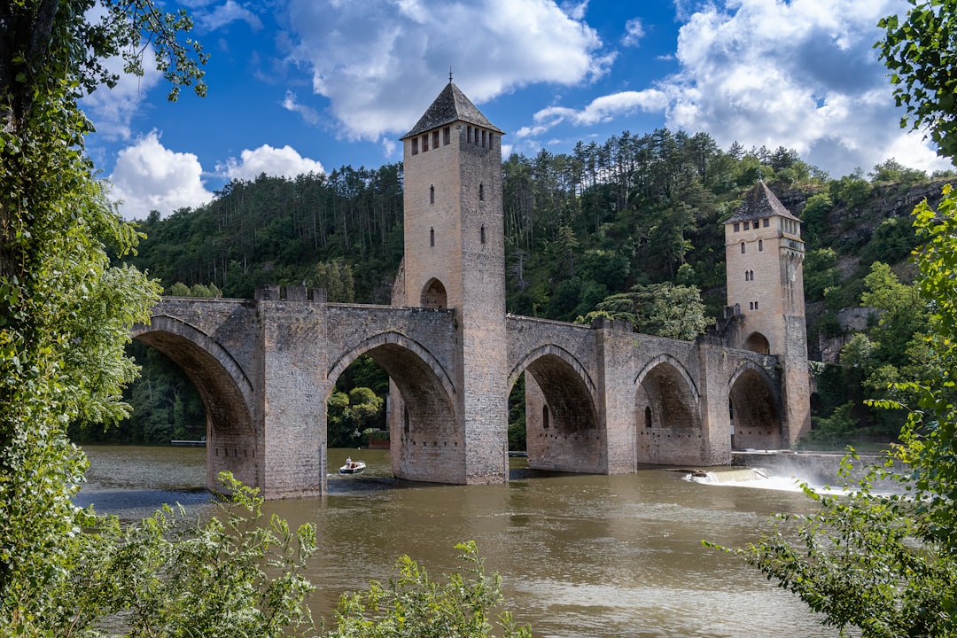 Ponte Valentré di Cahors: fortezza sul fiume Lot - 46000 Cahors | Secret World Trip Planner