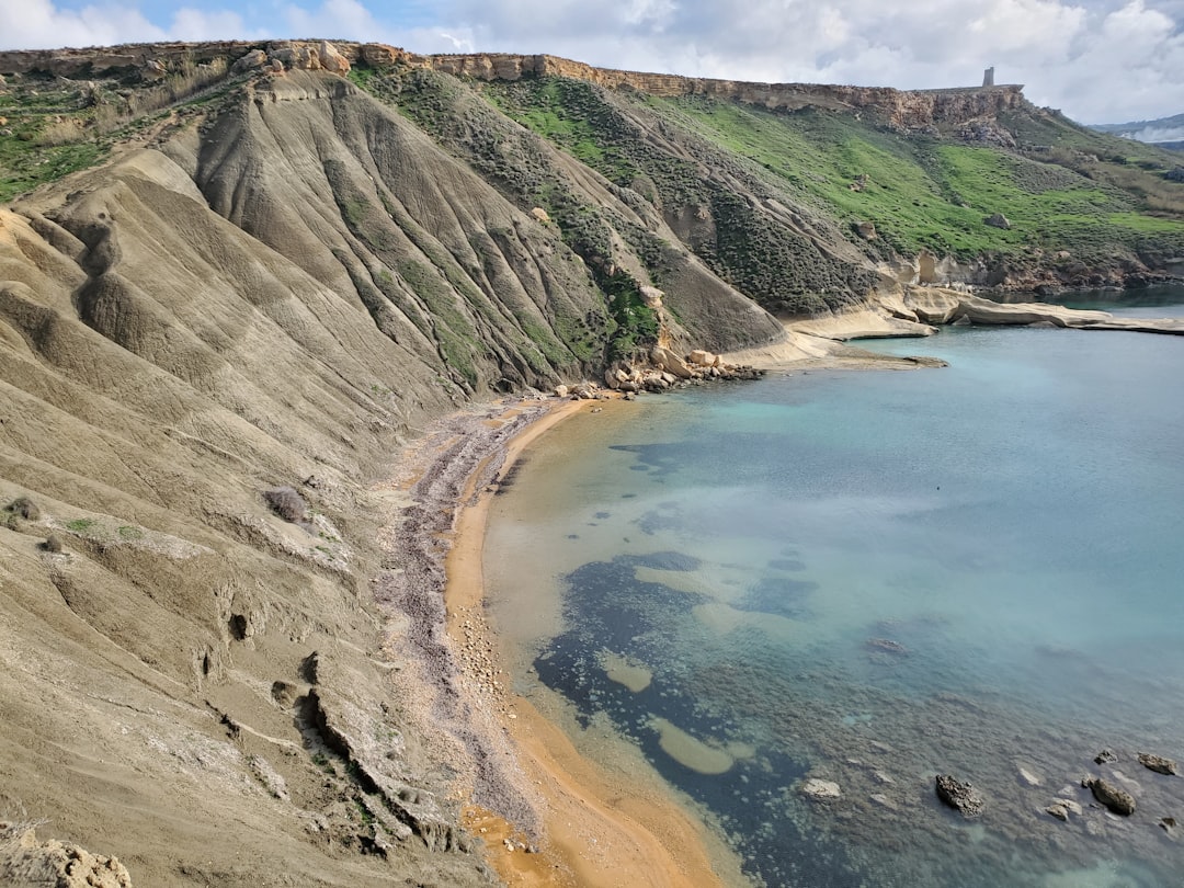 Golden Bay: la spiaggia incantevole di Malta - Mellieħa | Secret World Trip Planner