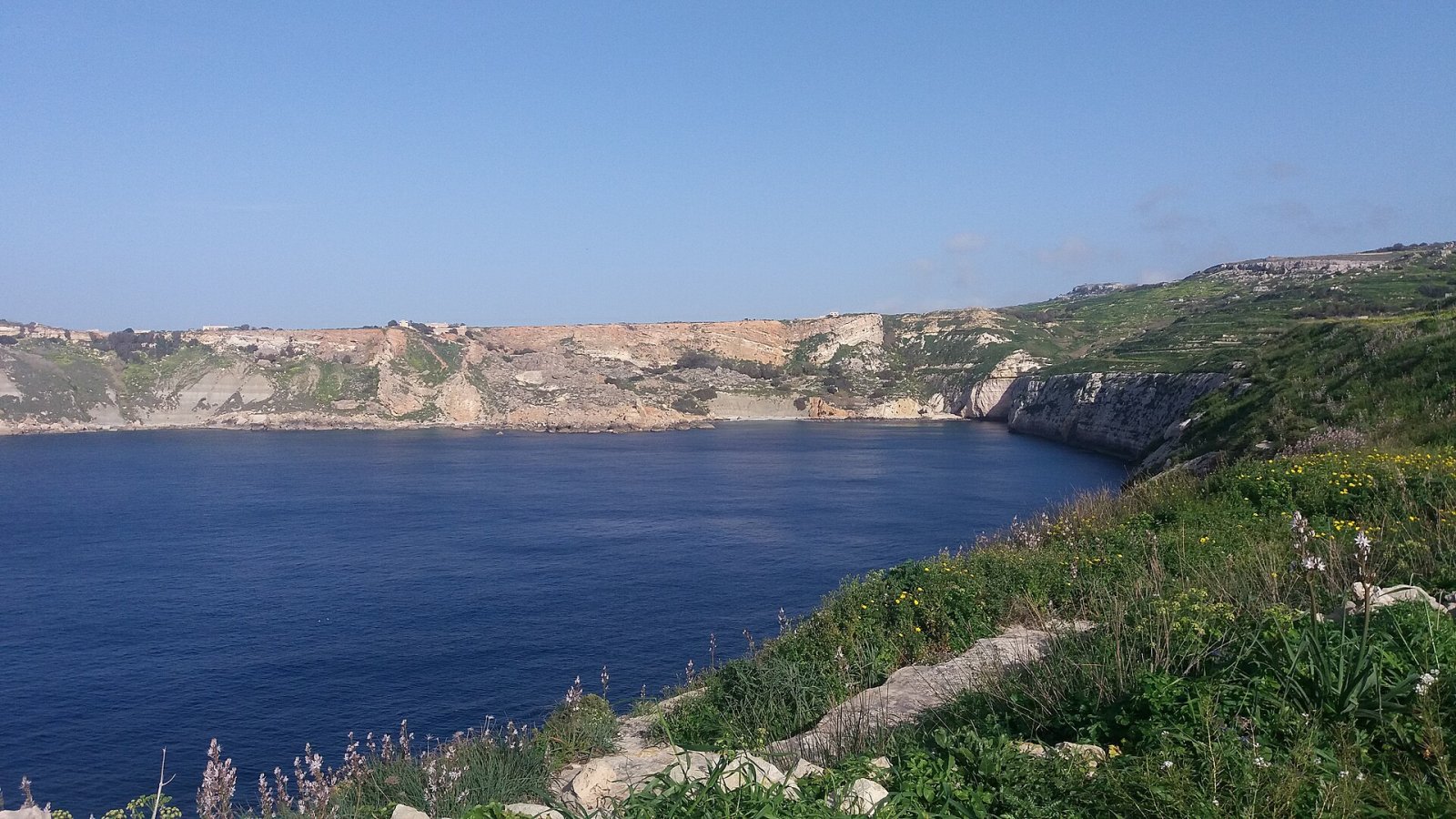 Scopri Fomm ir-Riħ: la baia nascosta di Malta — Mġarr