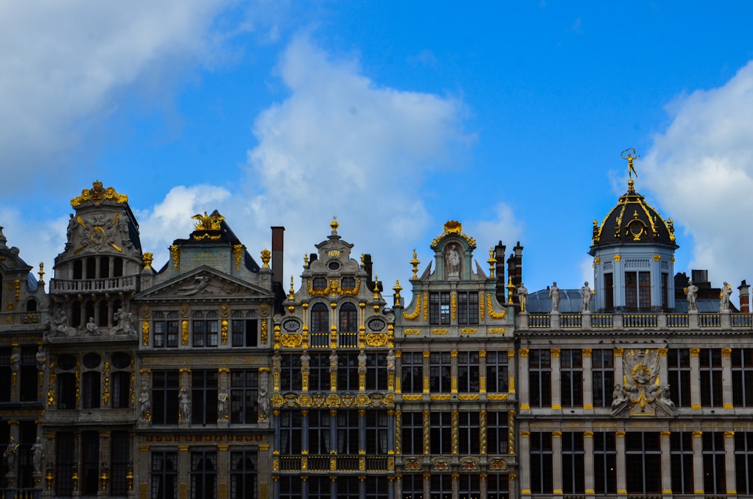 Manneken Pis: Brussels' Irreverent Bronze Icon - 1000 Bruxelles | Secret World Trip Planner