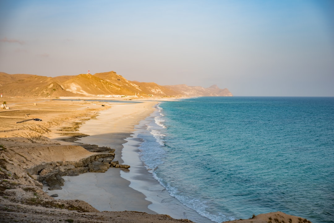 Entdecke Jabal Abu al Khashul: Ein Naturparadies im Oman — راسيا