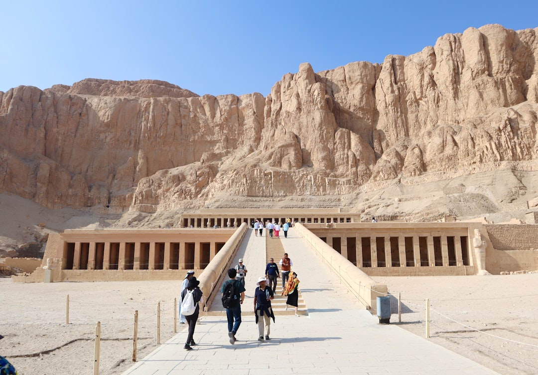 Il Tempio Mortuario di Hatshepsut: Un Capolavoro dell'Antico Egitto - Al Qarna | Secret World Trip Planner