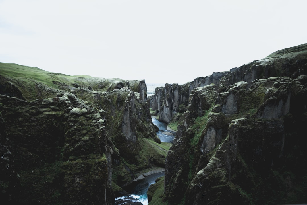 Scopri Surtshellir: la meraviglia sotterranea dell'Islanda