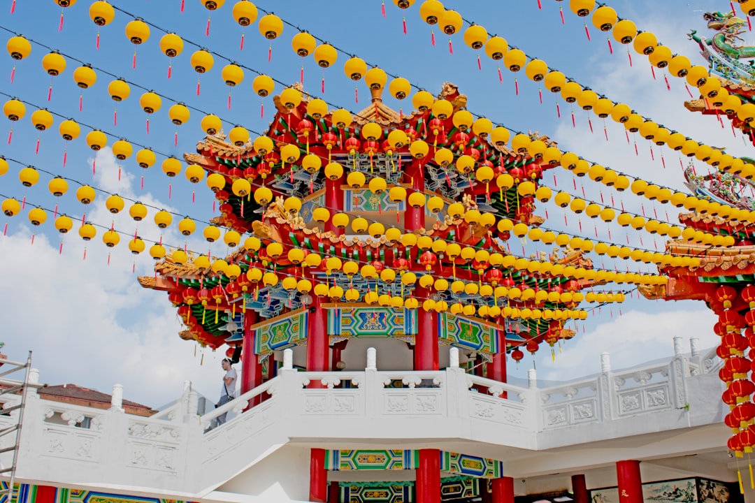 Scopri il fascino del Chinese Temple in Malaysia - Labuan | Secret World Trip Planner