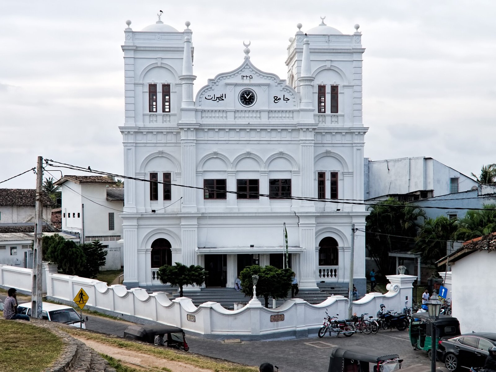 Entdecken Sie die Jumma Mosque in Bambalapitiya: ein kulturelles Juwel - Colombo | Secret World Trip Planner