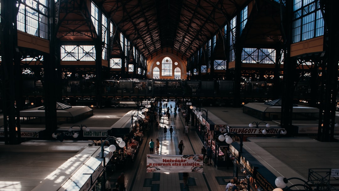 Alte Markthalle in Helsinki: Geschmack seit 1889 - Eteläranta | Secret World Trip Planner