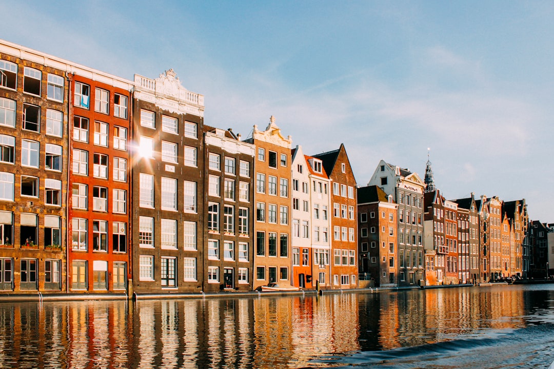 Secret World vs Wanderlog: Der beste Reiseplaner für Amsterdam 2026 — Amsterdam