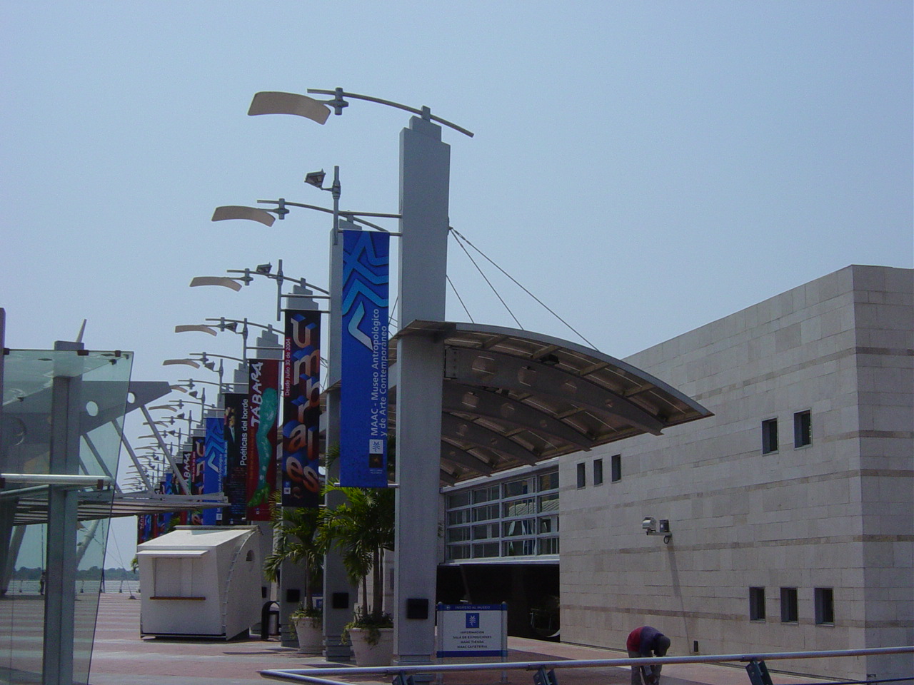 Entdecken Sie das Museo Antropológico y de Arte Contemporáneo in Guayaquil — Guayaquil
